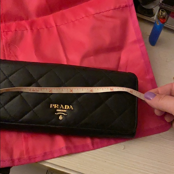 Prada quilted leather wallet w/ box, tissue, cards - Picture 7 of 8